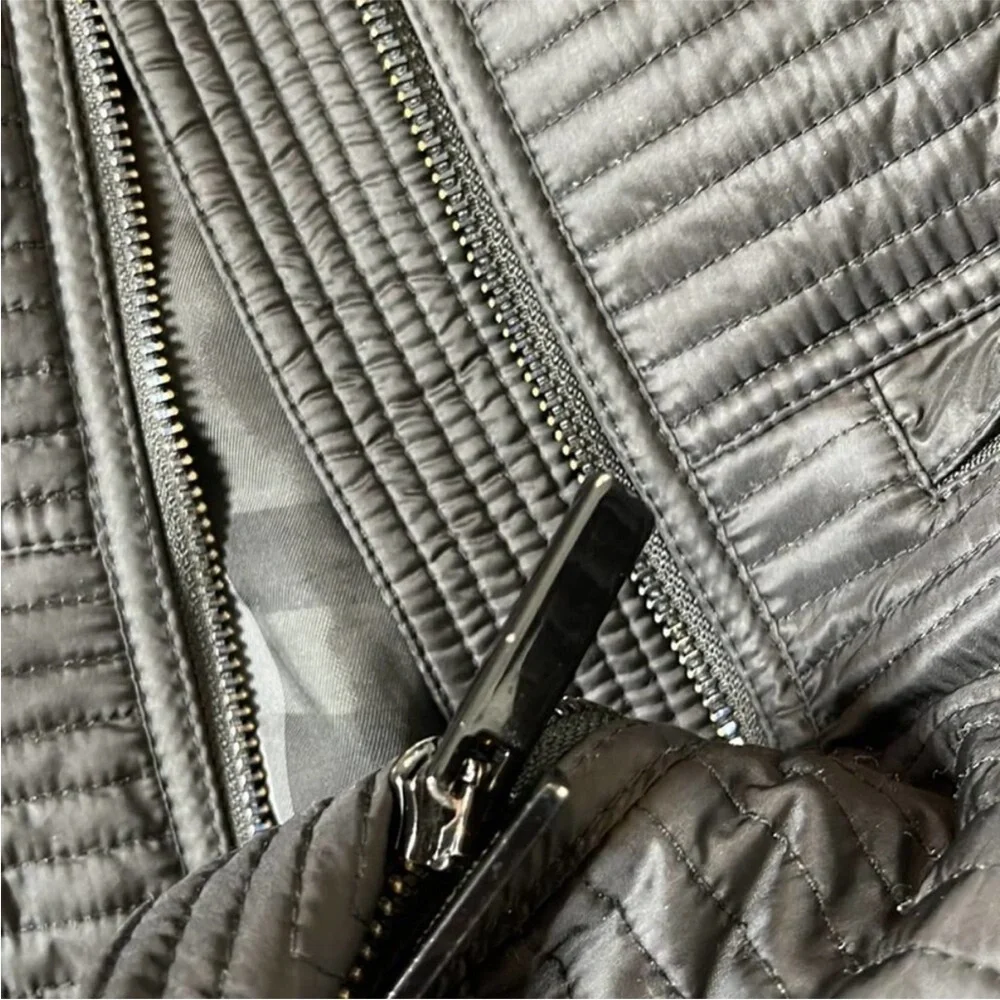 Burberry London Quilted Nylon Puffer Jacket - Picture 9 of 15